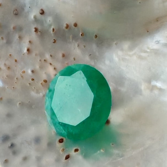 ESMERALDA TALLA TIPO REDONDA - Austral Esmeraldas