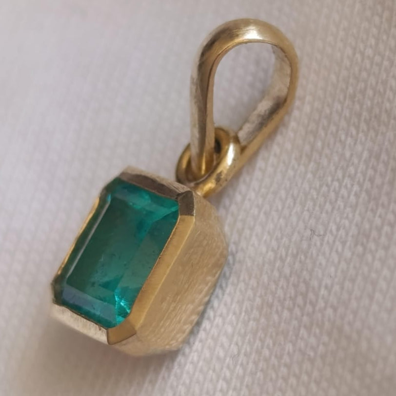 AUSTRAL CLÁSICO - Austral Esmeraldas